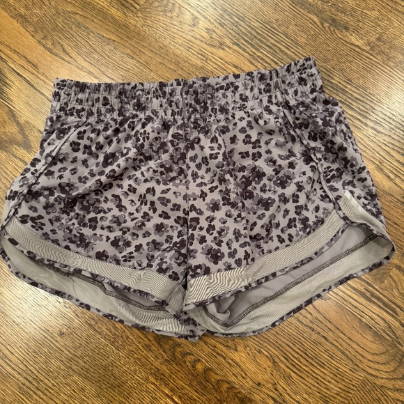 Athleta Pants - Athleta Mesh Racer Run Mid Rise 4" Short